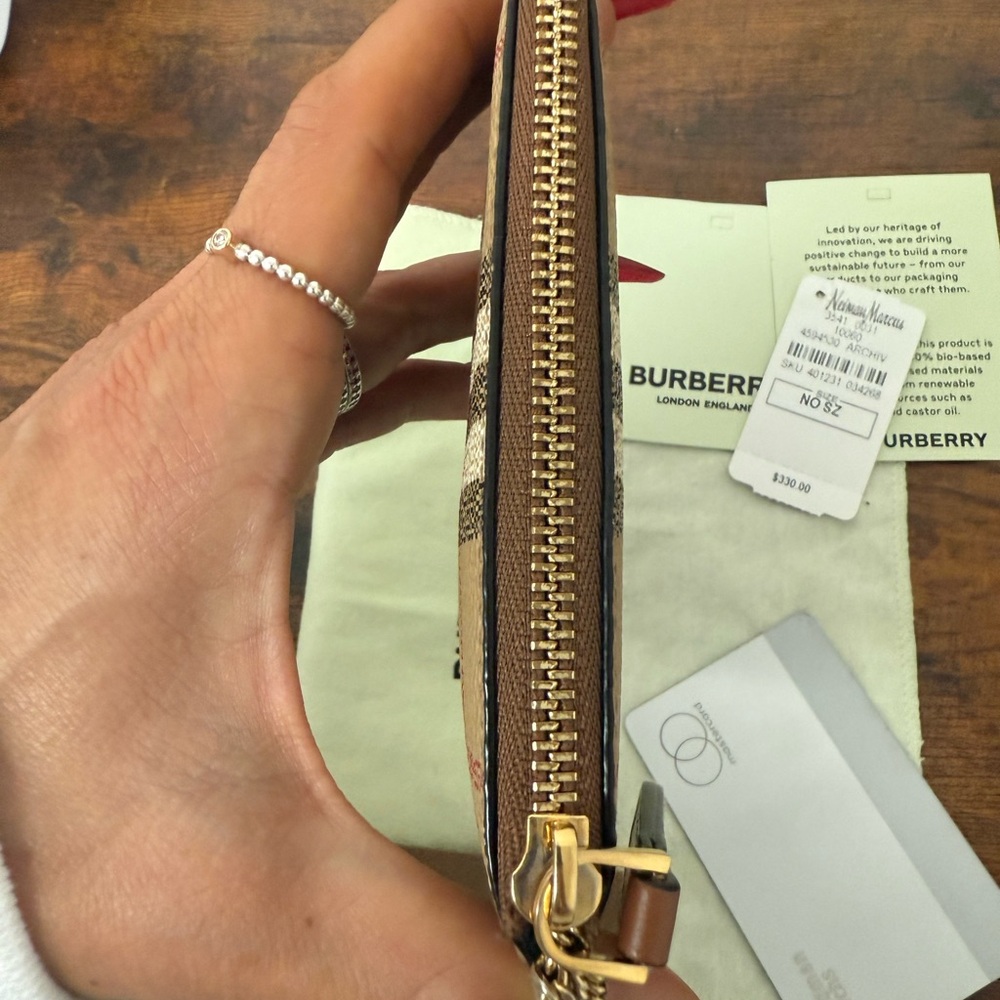 Burberry Kelbrook Check Wallet/Key Pouch
Pre Loved - Picture 5 of 9